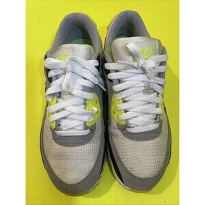 womens Nike Air Max CD0881-103 2020 Size 7.5 Multicolored